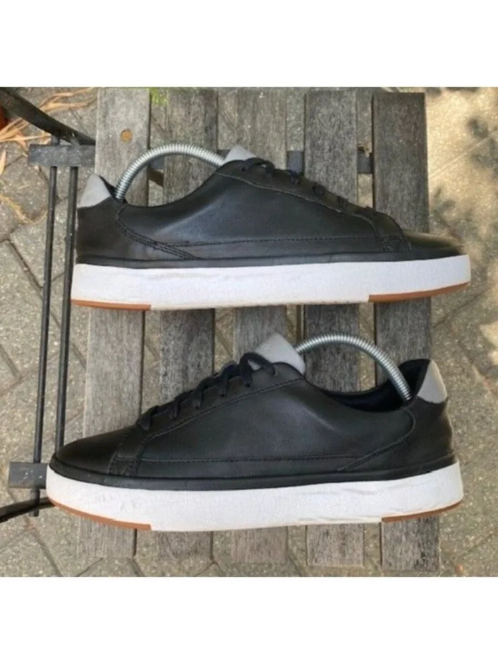 Kizik Vegas Hands-Free Black Leather Lace Up Sneakers Men's Size 8.5 Women's 10
